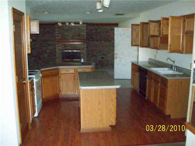 2033 Country Club Road Indianapolis, IN 46214 - Photo 9 of 12 Gallery Image 9