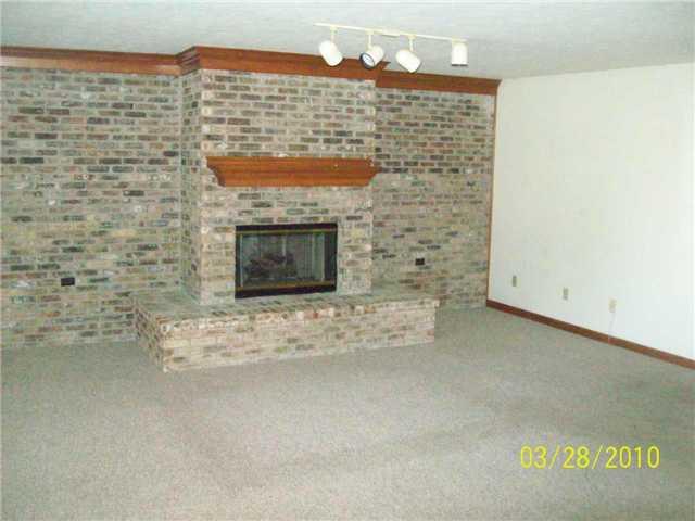 2033 Country Club Road Indianapolis, IN 46214 - Photo 10 of 12 Gallery Image 10