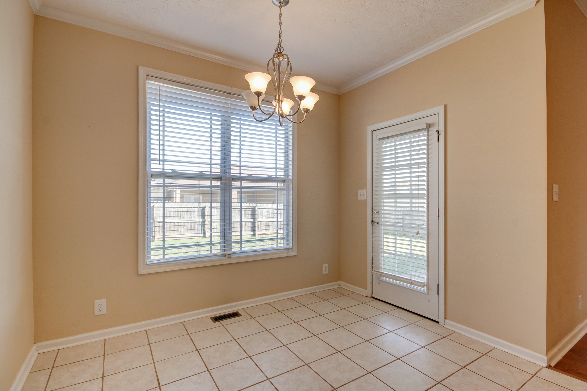 1625 Apache Way Clarksville, TN 37042 - Photo 6 of 25