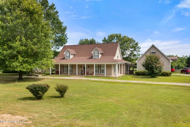 $474,900 | 7623 Grass Pond Road, Hernando, MS 38632