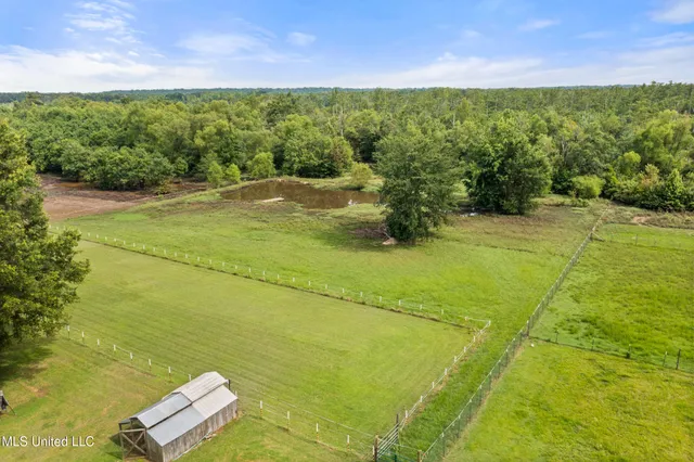 $474,900 | 7623 Grass Pond Road, Hernando, MS 38632