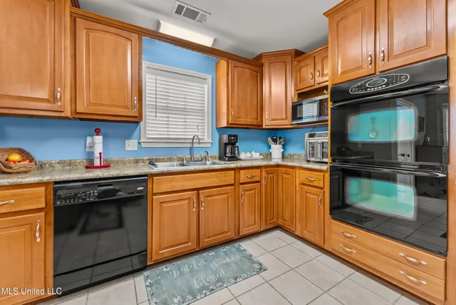 $474,900 | 7623 Grass Pond Road, Hernando, MS 38632