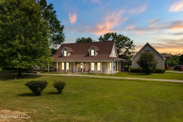 $474,900 | 7623 Grass Pond Road, Hernando, MS 38632