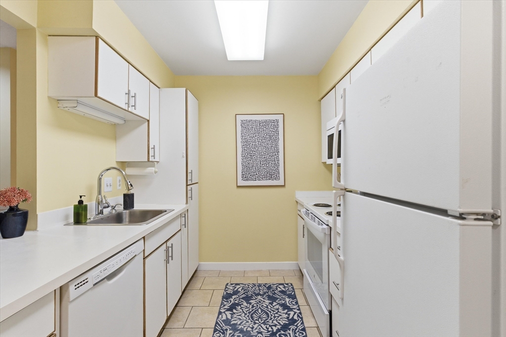 100 Rosemary Way, Unit 231 Needham, MA 02494 - Photo 11 of 38