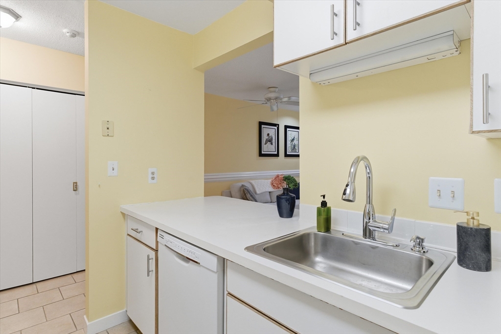 100 Rosemary Way, Unit 231 Needham, MA 02494 - Photo 9 of 38