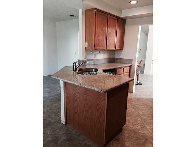 1424 Pathfinder Road Henderson, NV 89014 - Photo 3 of 12 Kitchen.
