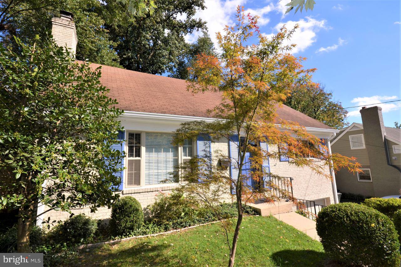 8817 Walnut Hill Road Chevy Chase, MD 20815 - Photo 2 of 30