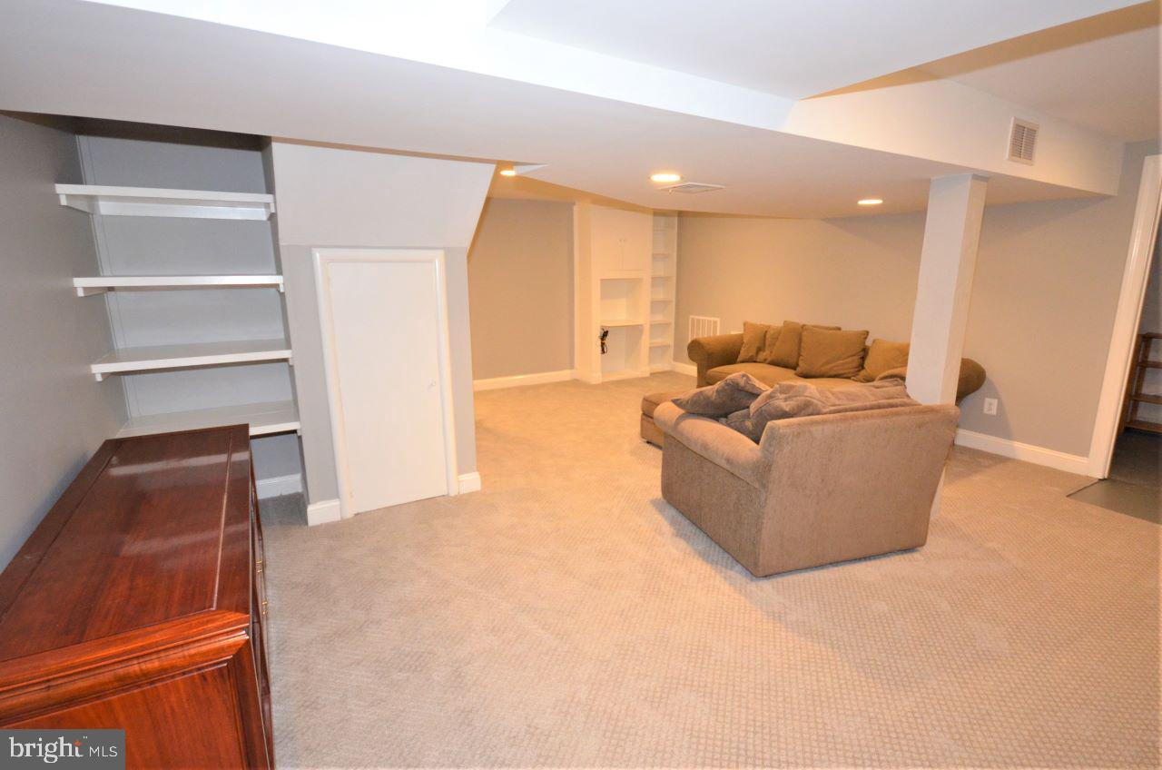 8817 Walnut Hill Road Chevy Chase, MD 20815 - Photo 21 of 30