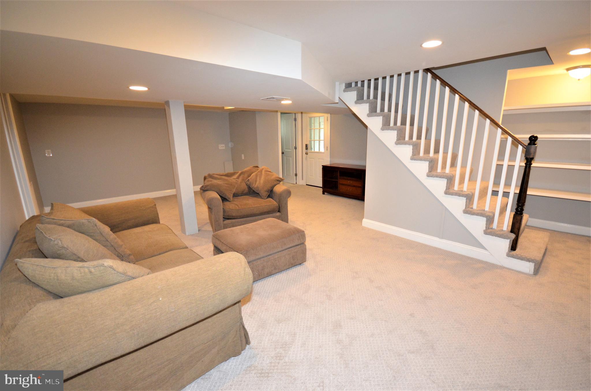 8817 Walnut Hill Road Chevy Chase, MD 20815 - Photo 22 of 30