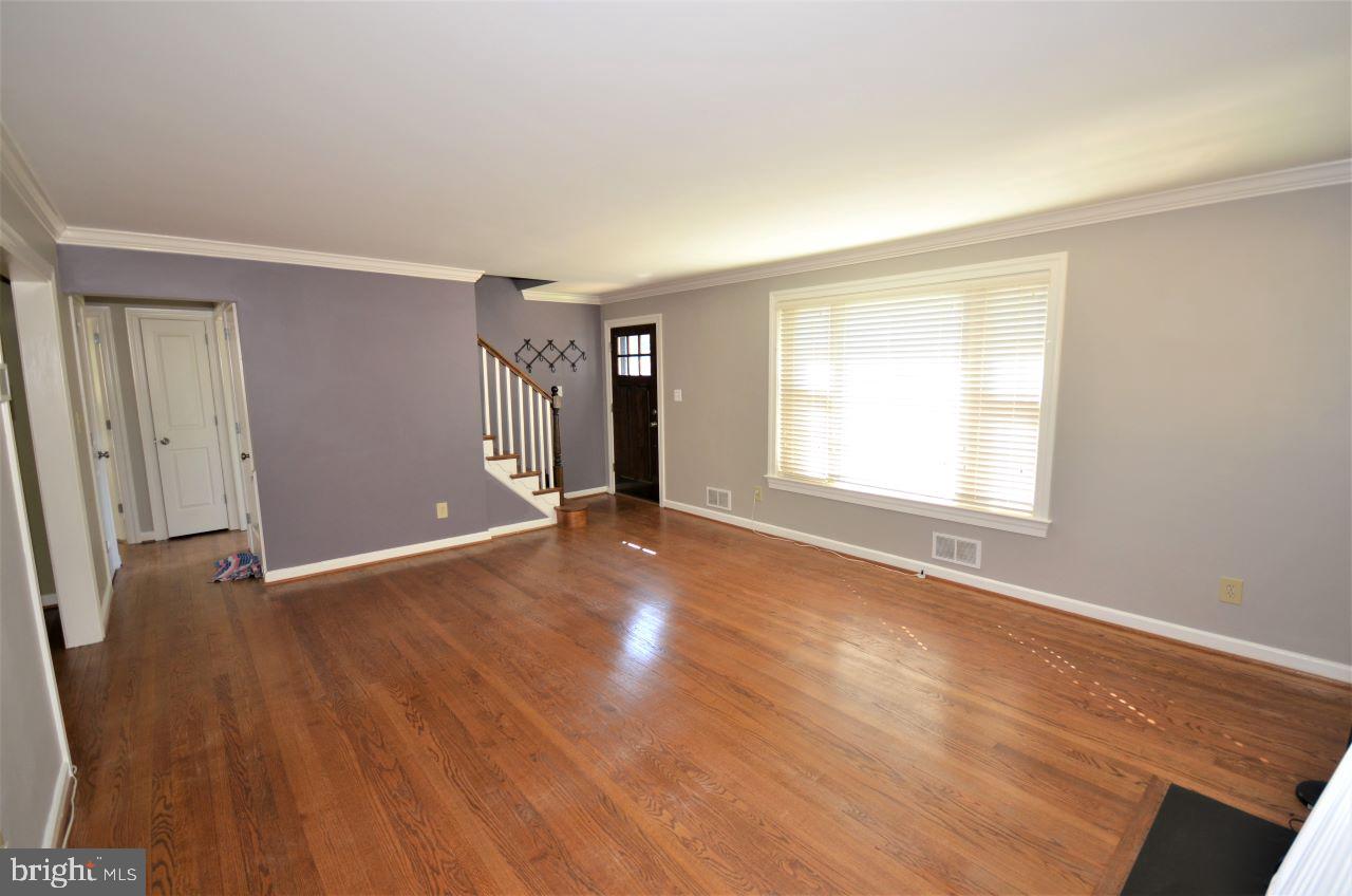 8817 Walnut Hill Road Chevy Chase, MD 20815 - Photo 4 of 30