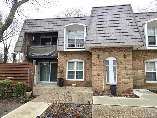 $209,900 | 655 Middle Country Road, Unit 6A2, Coram, NY 11727