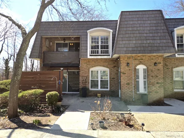 $209,900 | 655 Middle Country Road, Unit 6A2, Coram, NY 11727