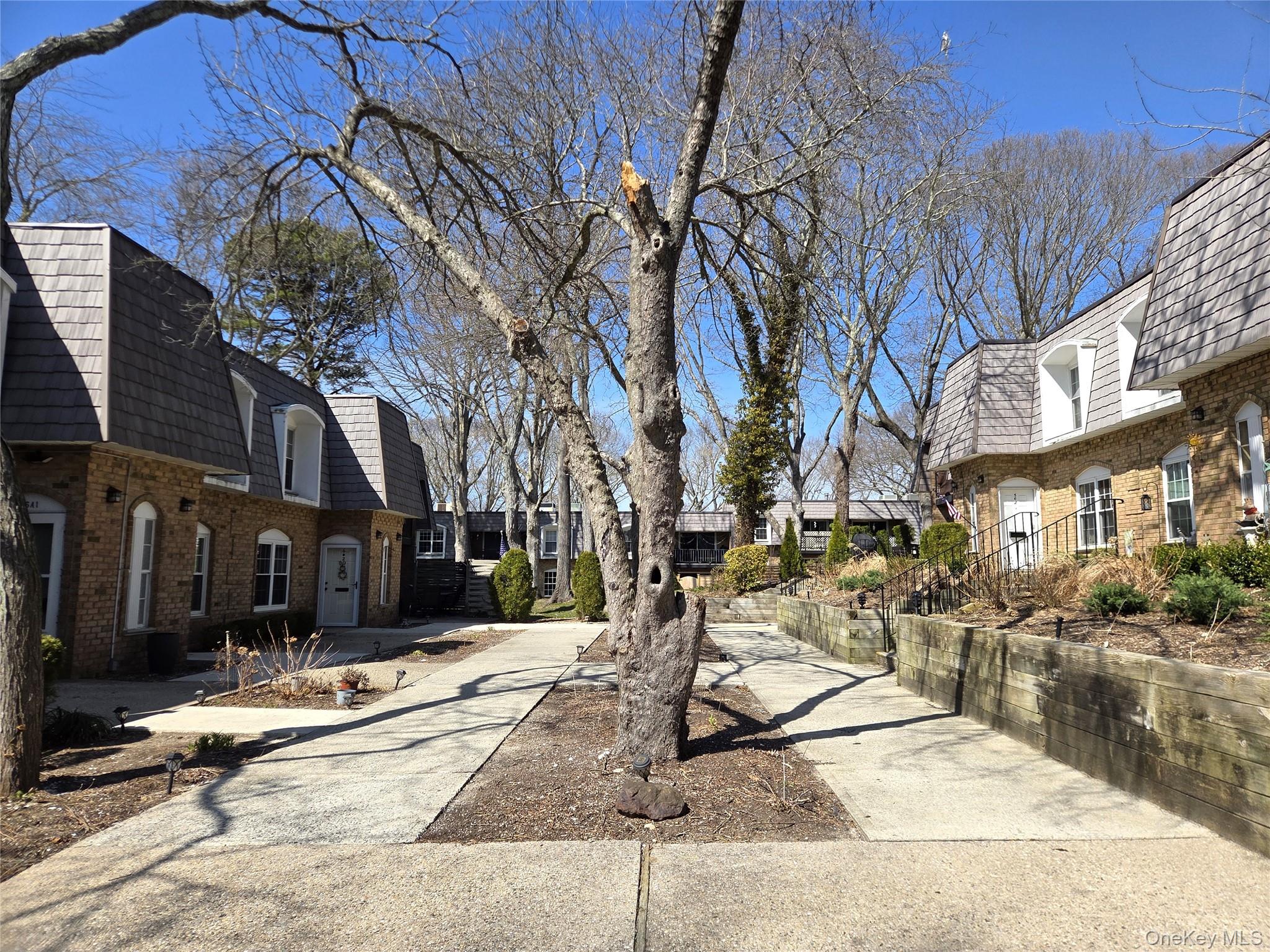 655 Middle Country Road, Unit 6A2 Coram, NY 11727 - Photo 4 of 19 A Quiet, Peaceful Location In A Lovely Courtyard Very Close To Parking And Close To All The Community Amenities!