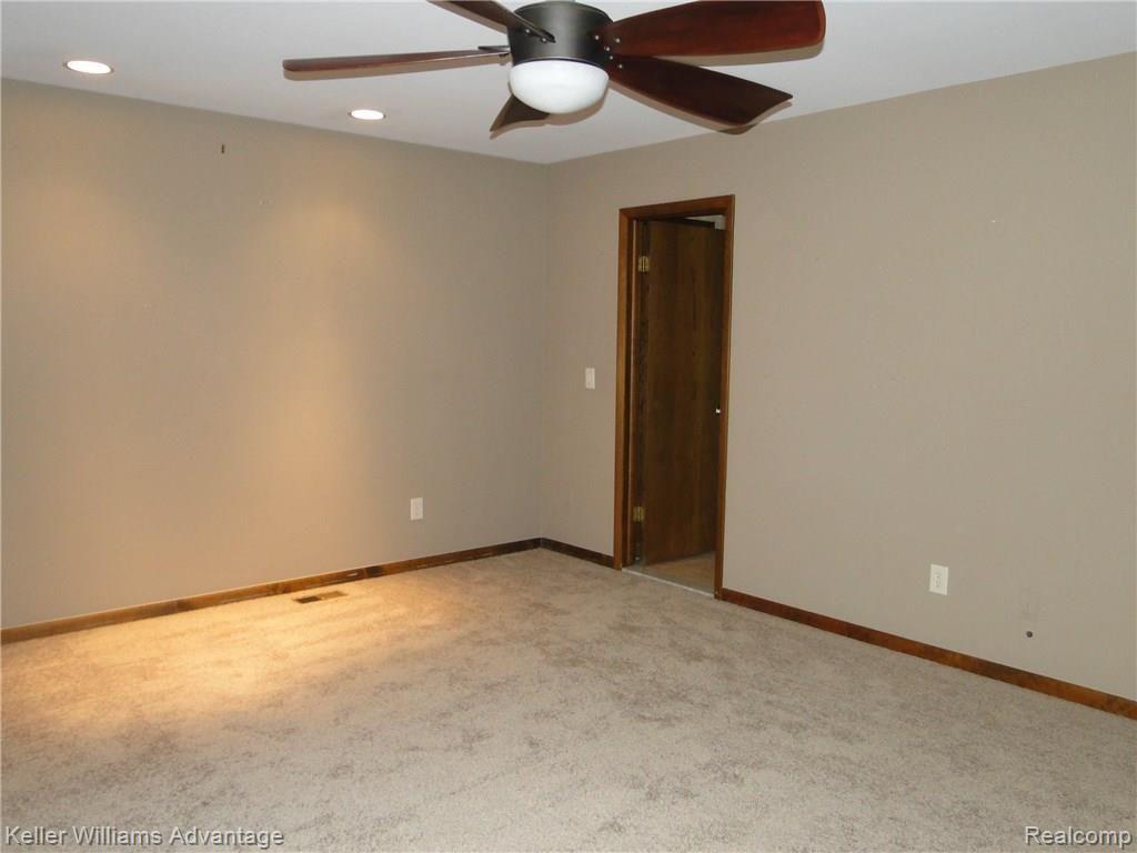 2190 West Square Lake Road Troy, MI 48098 - Photo 13 of 31 Master Bedroom 2.jpg