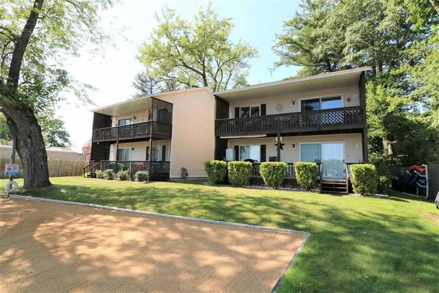 $2,300 | 1011 Laconia Road, Unit 4, Tilton, NH 03276