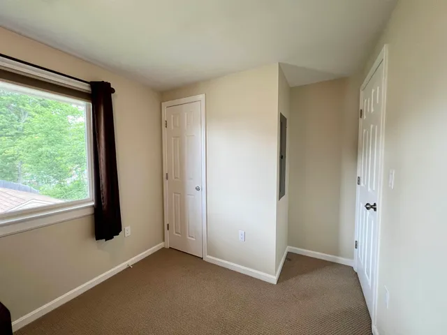 $2,300 | 1011 Laconia Road, Unit 4, Tilton, NH 03276