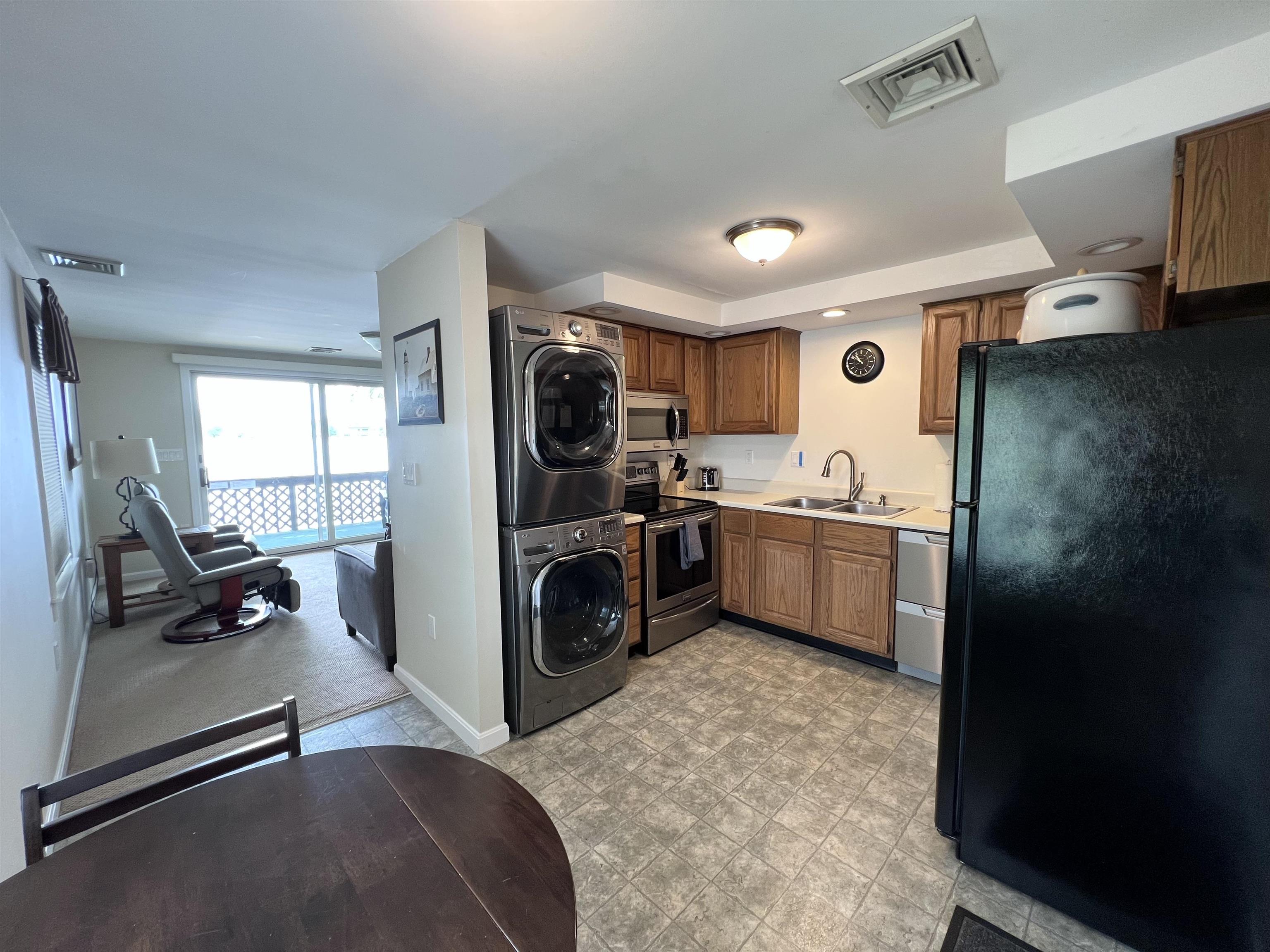 1011 Laconia Road, Unit 4 Tilton, NH 03276 - Photo 3 of 24