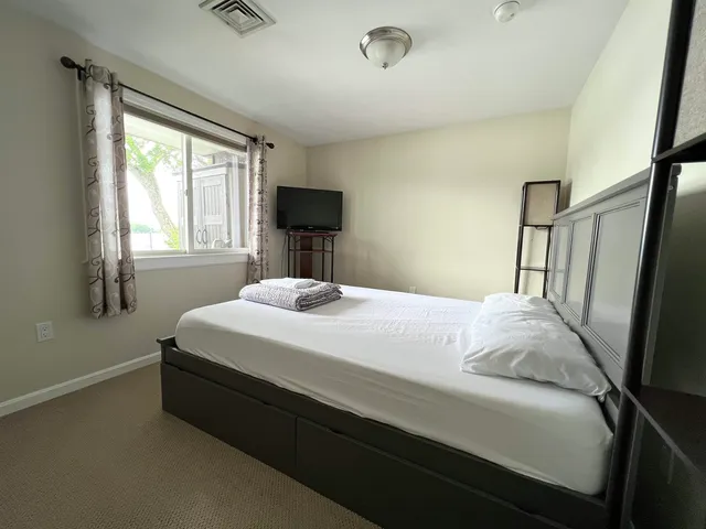 $2,300 | 1011 Laconia Road, Unit 4, Tilton, NH 03276