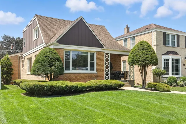 $489,000 | 1740 North 74th Avenue, Elmwood Park, IL 60707