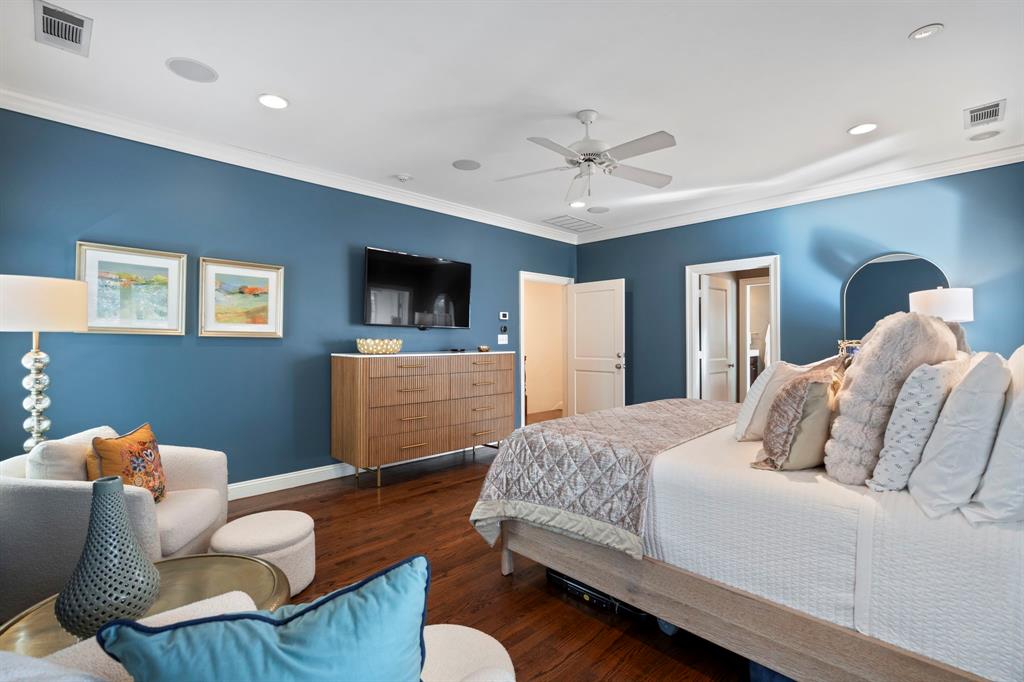 6936 Pasadena Avenue Dallas, TX 75214 - Photo 16 of 39 a bedroom with furniture and a bed