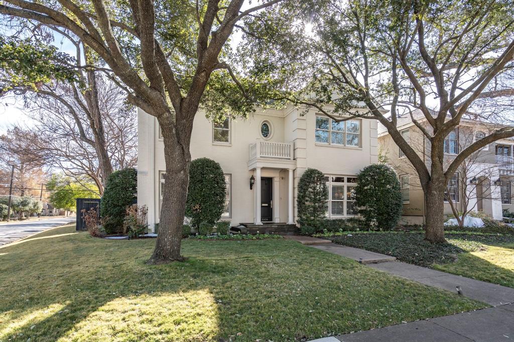 6936 Pasadena Avenue Dallas, TX 75214 - Photo 2 of 39 a view of house with yard