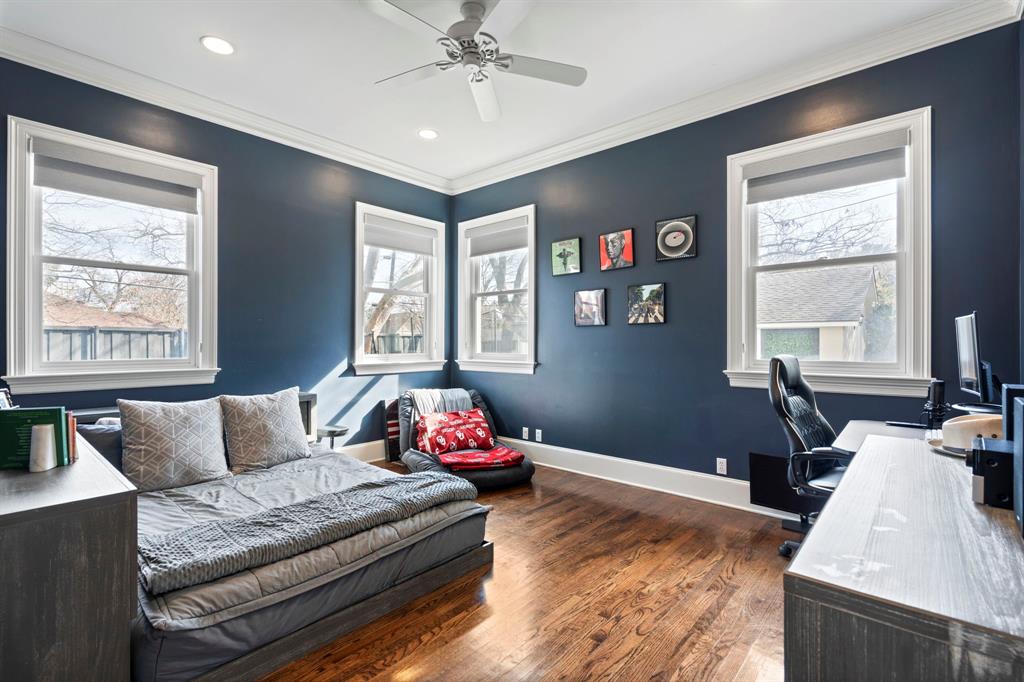 6936 Pasadena Avenue Dallas, TX 75214 - Photo 27 of 39 a living room with furniture and window