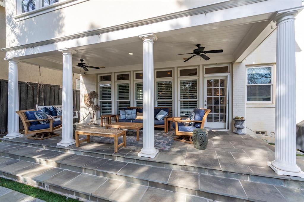 6936 Pasadena Avenue Dallas, TX 75214 - Photo 30 of 39 a living room filled with furniture