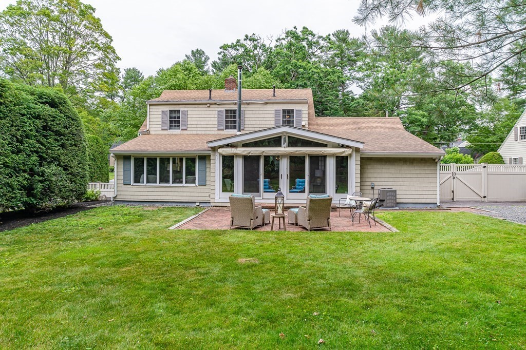 7 Homestead Road Lynnfield, MA 01940 - Photo 28 of 29 Gallery Image 28