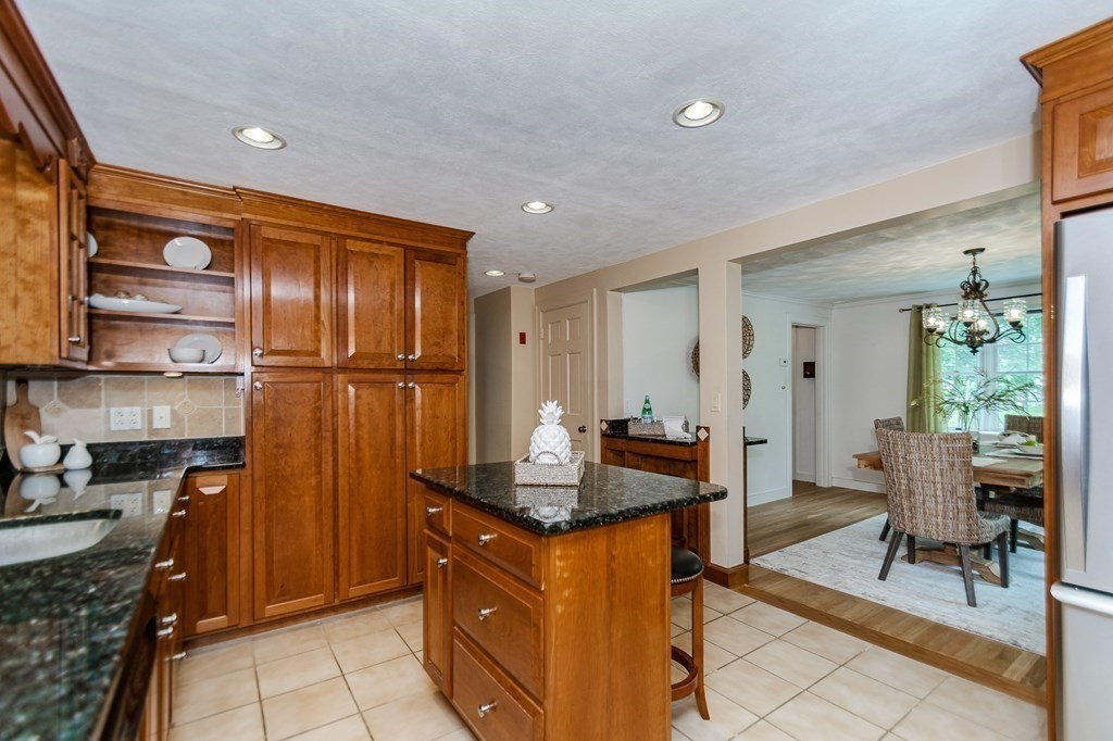 7 Homestead Road Lynnfield, MA 01940 - Photo 5 of 29 Gallery Image 5