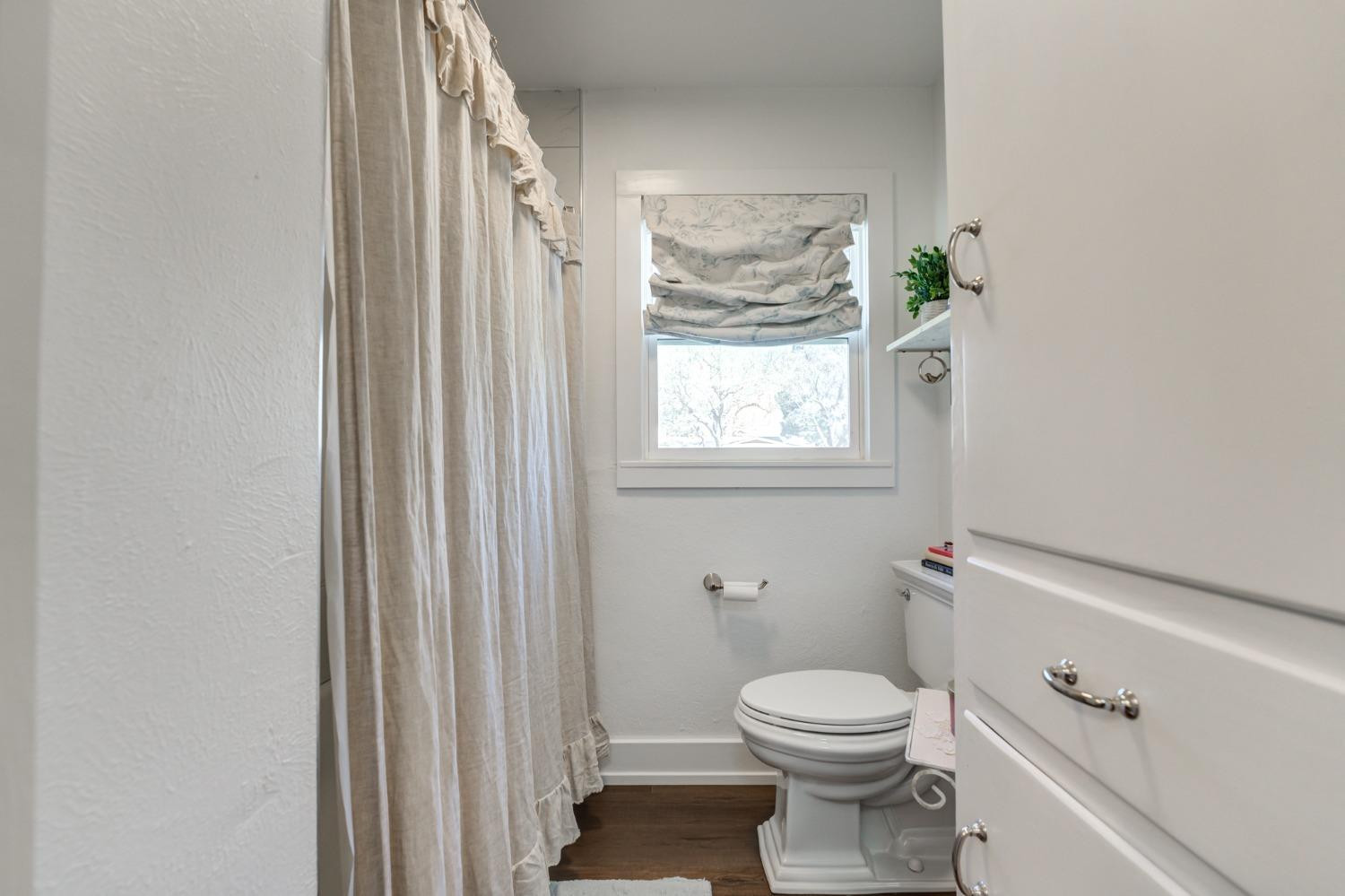 4409 14th Street Lubbock, TX 79416 - Photo 41 of 48 Gorgeously renovated Guest Bath