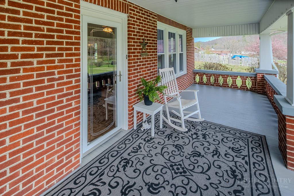 150 Wm Hardy Mast Road Sugar Grove, NC 28679 - Photo 5 of 46