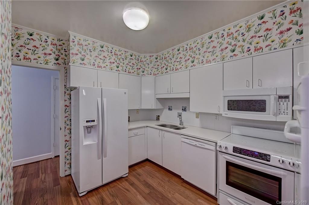 948 Cherokee Road, Unit F4 Charlotte, NC 28207 - Photo 17 of 30 Gallery Image 17