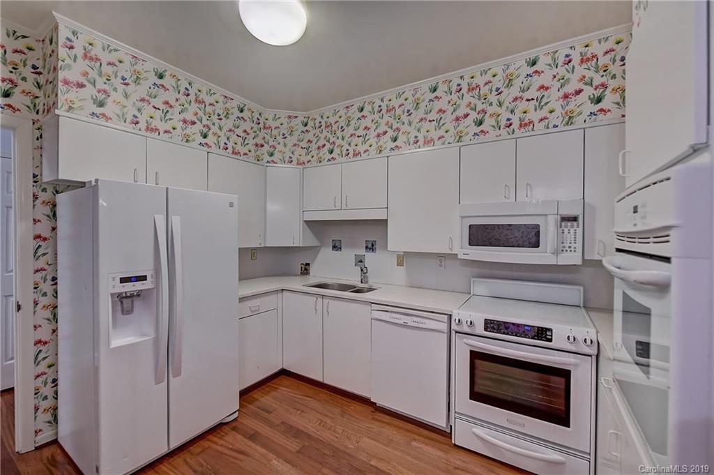 948 Cherokee Road, Unit F4 Charlotte, NC 28207 - Photo 18 of 30 Gallery Image 18
