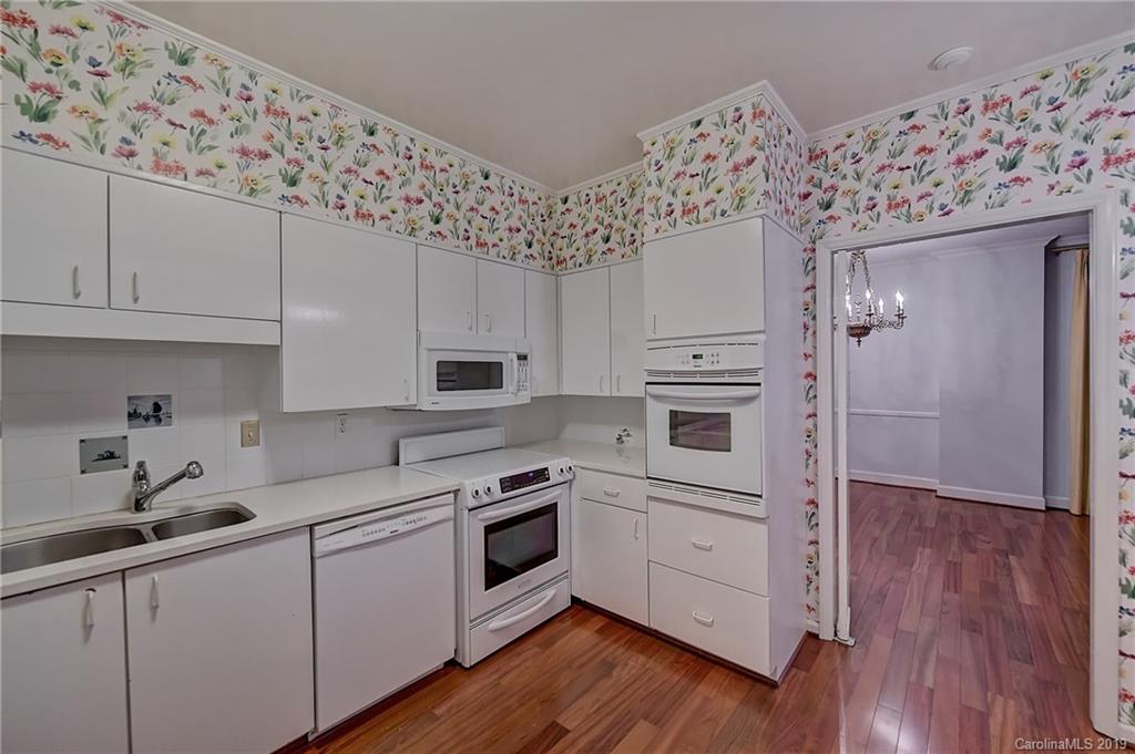 948 Cherokee Road, Unit F4 Charlotte, NC 28207 - Photo 19 of 30 Gallery Image 19