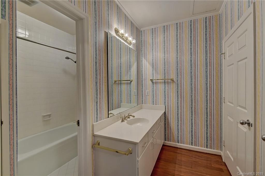 948 Cherokee Road, Unit F4 Charlotte, NC 28207 - Photo 24 of 30 Gallery Image 24