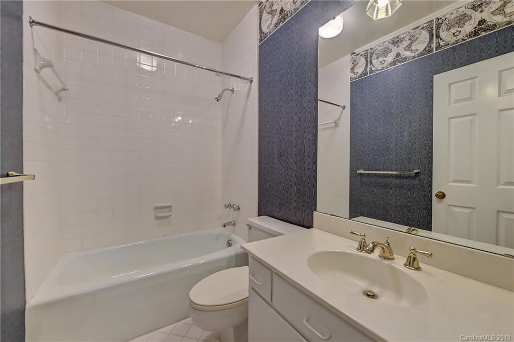 948 Cherokee Road, Unit F4 Charlotte, NC 28207 - Photo 28 of 30 Gallery Image 28
