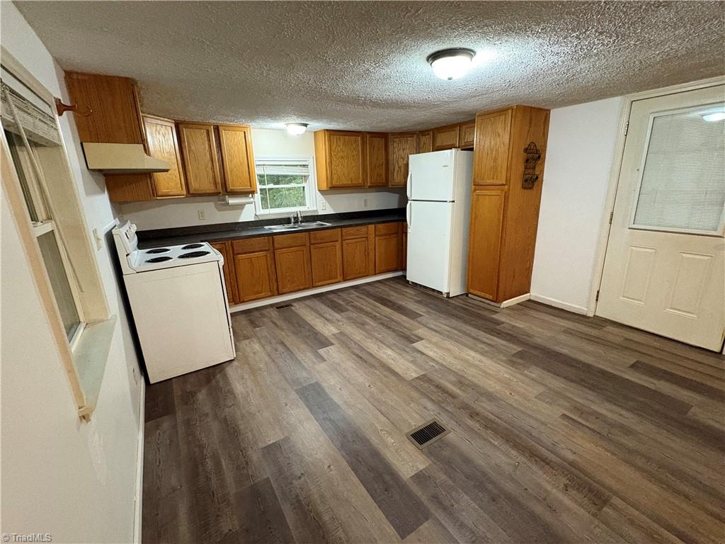 329 Graystone Road Mount Airy, NC 27030 - Photo 13 of 19 Gallery Image 13