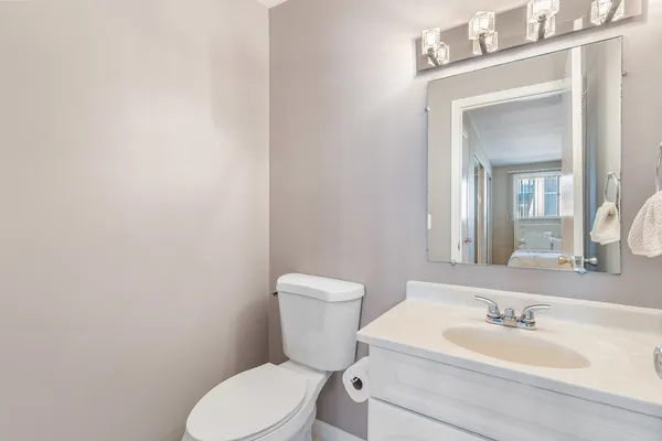 $189,900 | 11116 South 84th Avenue, Unit 2B, Palos Hills, IL 60465