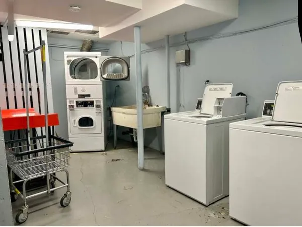 $189,900 | 11116 South 84th Avenue, Unit 2B, Palos Hills, IL 60465