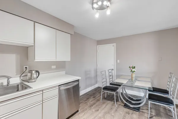 $189,900 | 11116 South 84th Avenue, Unit 2B, Palos Hills, IL 60465