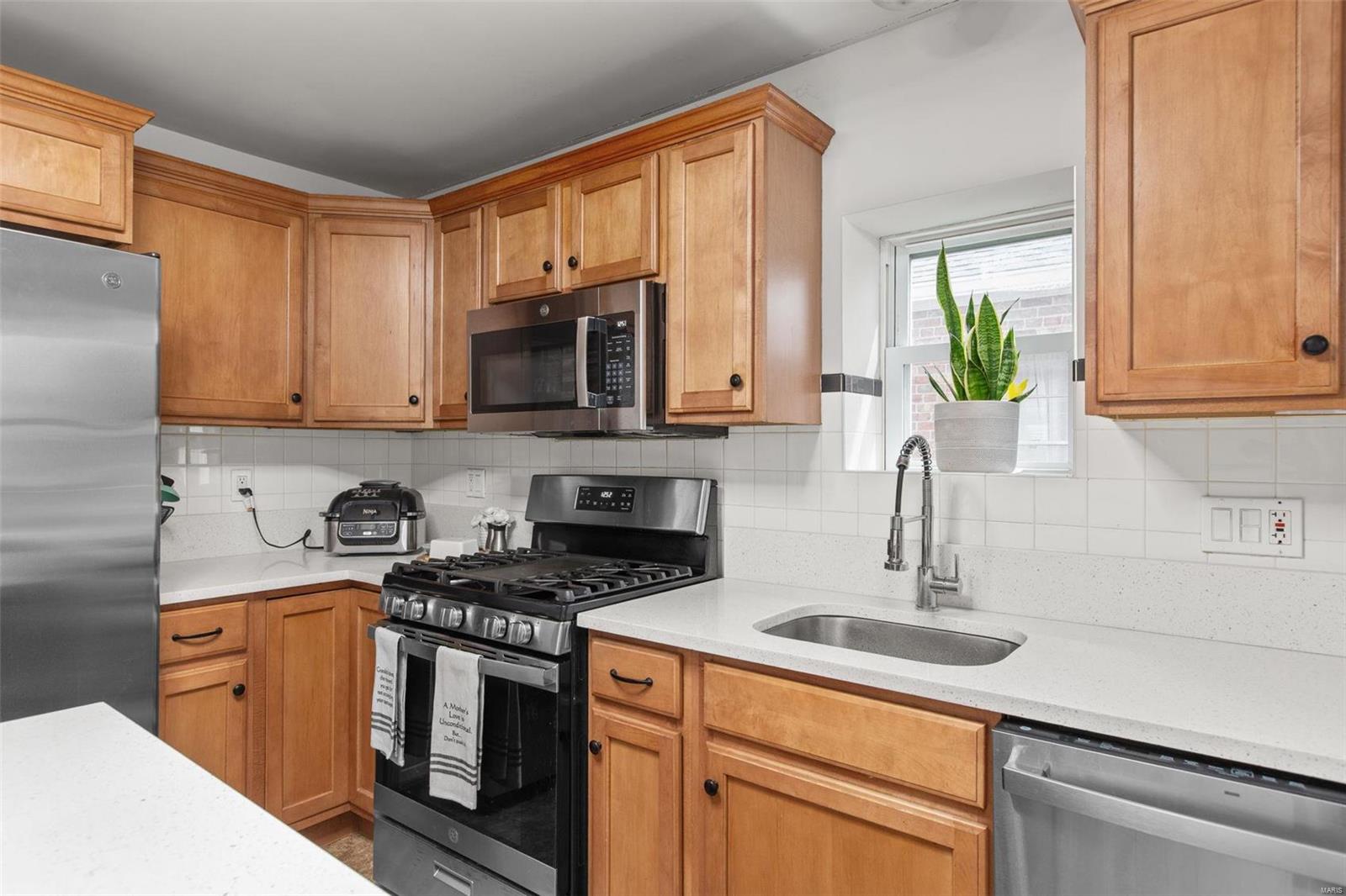 5320 Robert Avenue St. Louis, MO 63109 - Photo 12 of 36