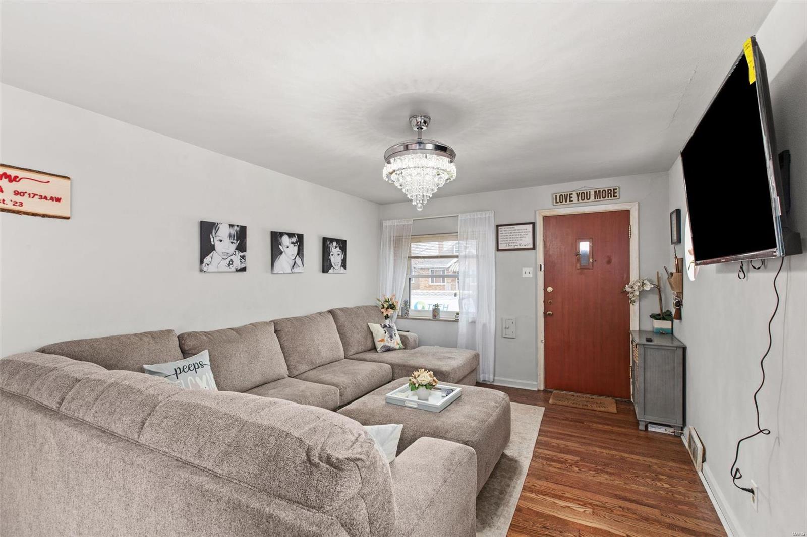 5320 Robert Avenue St. Louis, MO 63109 - Photo 4 of 36