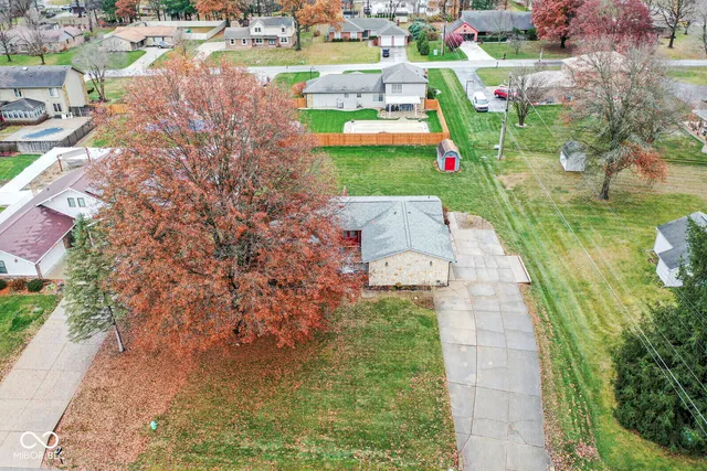 $309,000 | 807 Oak Court, Greenfield, IN 46140