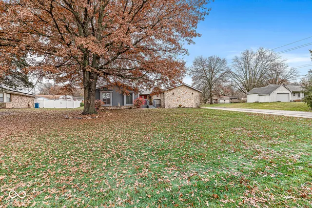 $309,000 | 807 Oak Court, Greenfield, IN 46140