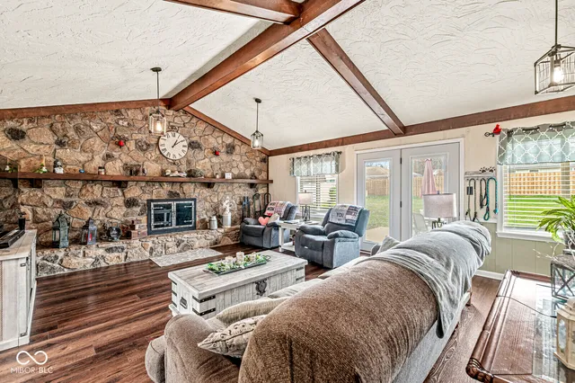 $309,000 | 807 Oak Court, Greenfield, IN 46140