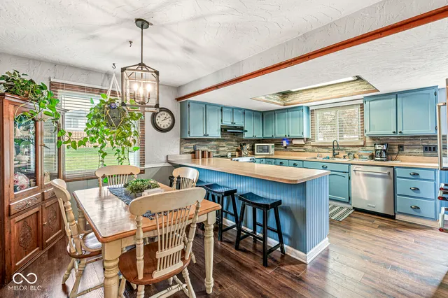 $309,000 | 807 Oak Court, Greenfield, IN 46140