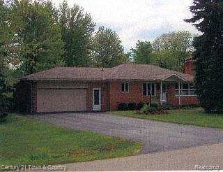 495 Sarsfield Drive Rochester, MI 48307 - Photo 1 of 1 FRONT