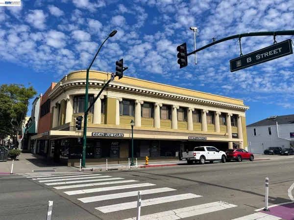 $3,995 | 22622 Mission Boulevard, Hayward, CA 94541