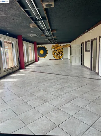 $3,995 | 22622 Mission Boulevard, Hayward, CA 94541