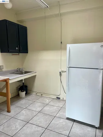 $3,995 | 22622 Mission Boulevard, Hayward, CA 94541